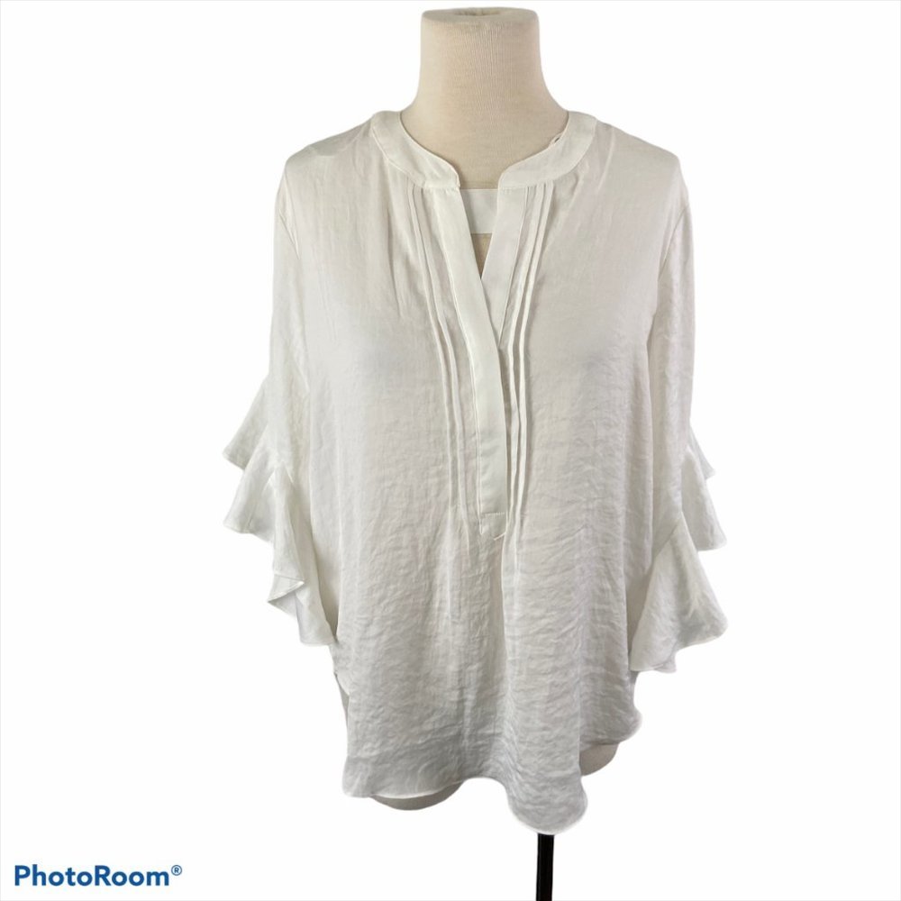 VINCE CAMUTO Cream White Flutter Sleeve 3/4 Blouse ruffles button top NWOT